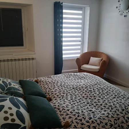 Semesterbostad Montanhous *